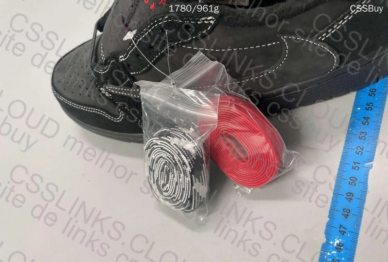 Travis Scott x Nike Jordan 1 Low OG Phantom / Olive FK