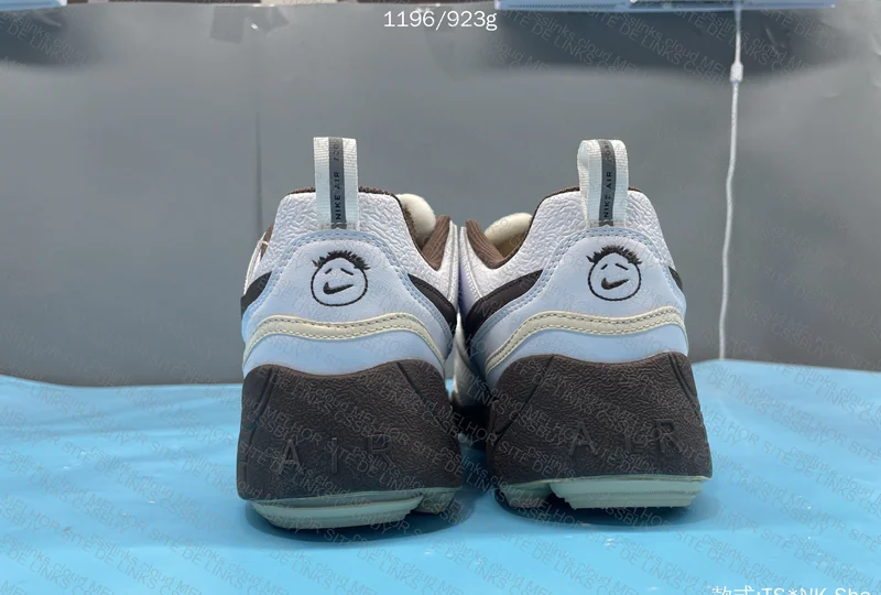 Travis Scott x Nike Zoom Field Jaxx Chocolate 3