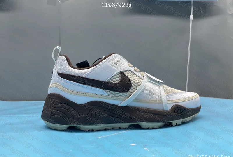 Travis Scott x Nike Zoom Field Jaxx Chocolate 5