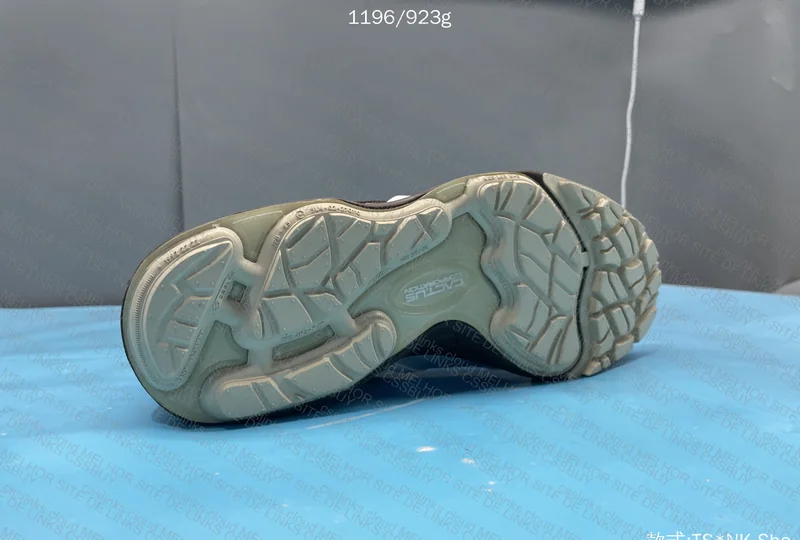 Travis Scott x Nike Zoom Field Jaxx Chocolate 6