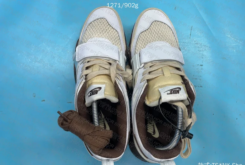 Travis Scott x Nike Zoom Field Jaxx Chocolate 3