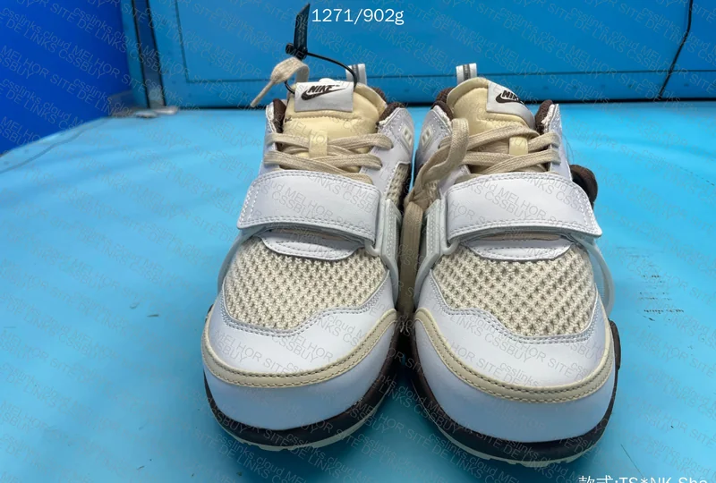 Travis Scott x Nike Zoom Field Jaxx Chocolate 4