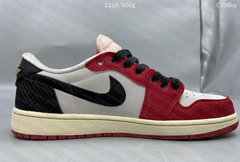 Trophy Room x Air Jordan 1 Low OG 4