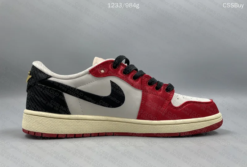 Trophy Room x Air Jordan 1 Low OG 3