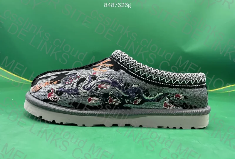 UGG tasman x Palace 2