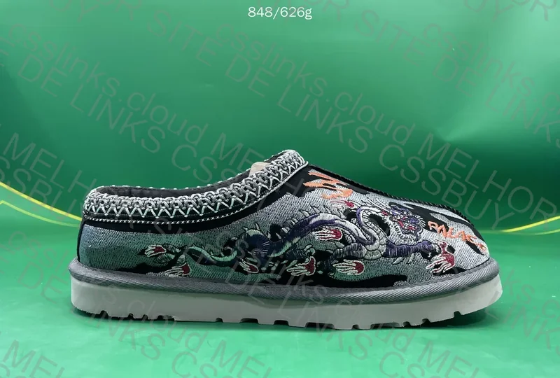 UGG tasman x Palace 4