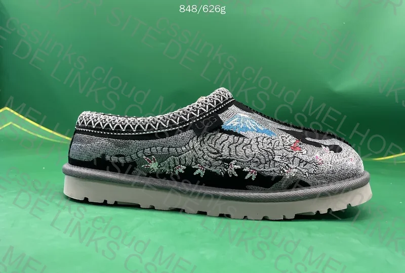 UGG tasman x Palace 5