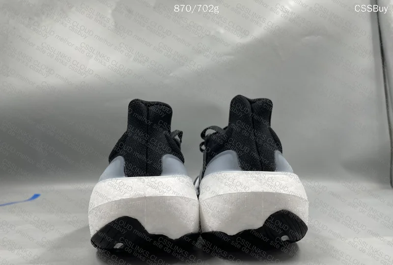 ULTRA BOOST 2023 LIGHT 2