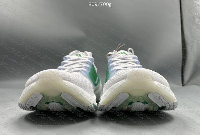 Ultra Boost 2023 LIGHT 2