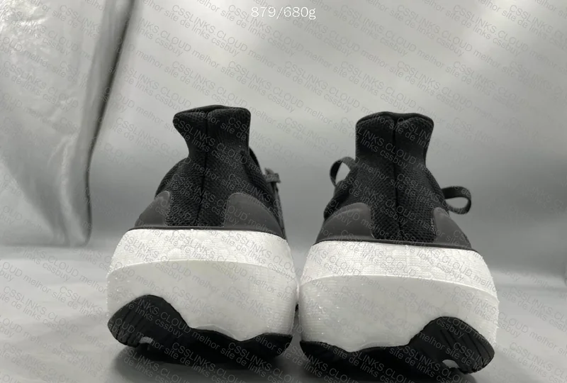 Ultraboost 2023 3