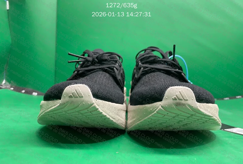 Ultraboost 5.0 versão Y-3