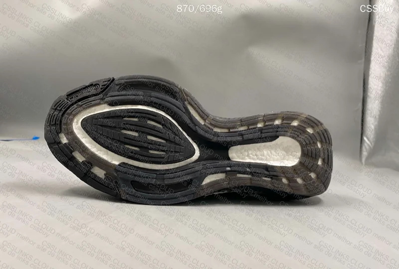 ULTRABOOST 8.0 BLACK GL? 3