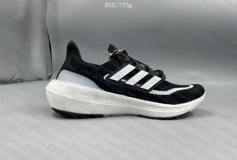 Ultraboost 9.0 Black&White 8