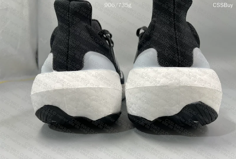 Ultraboost Light 2