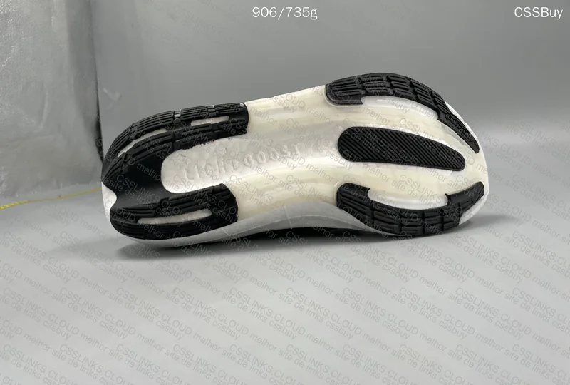 Ultraboost Light 4