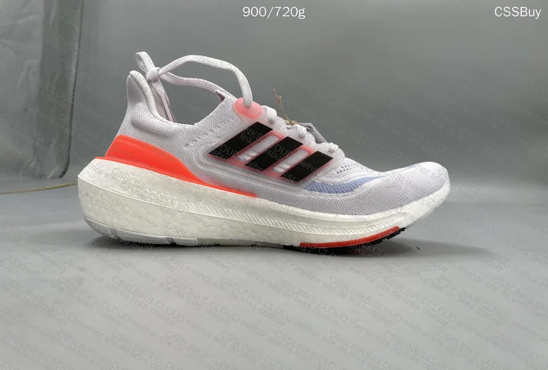 UltraBoost Light 10