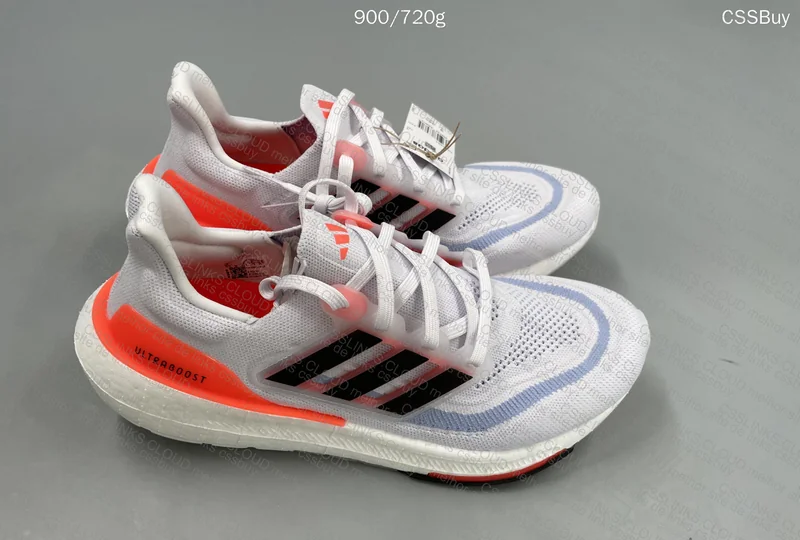 UltraBoost Light 2