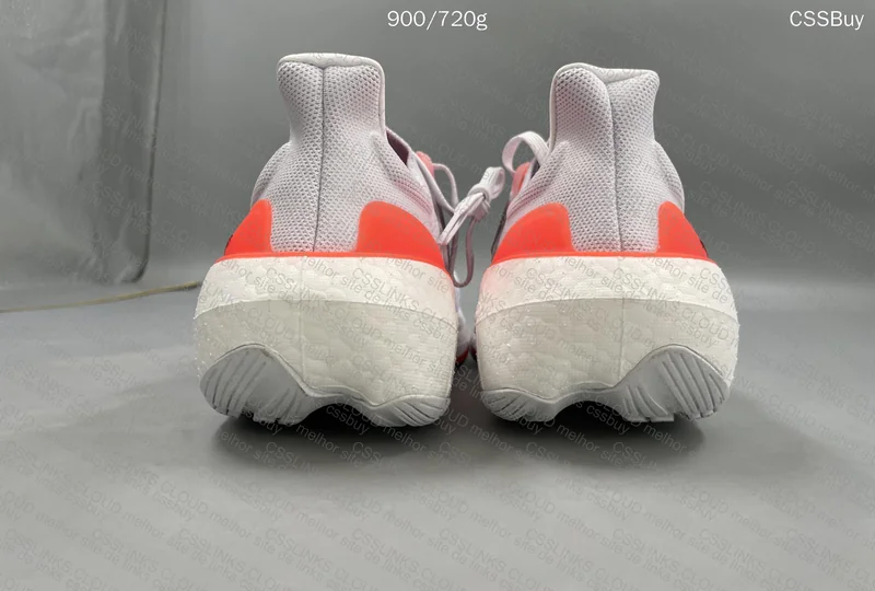 UltraBoost Light 5