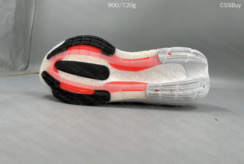 UltraBoost Light 7