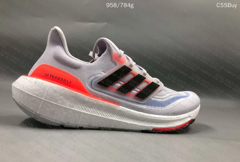 Ultraboost Light 2023 4