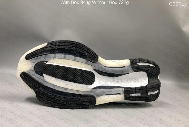 ULTRABOOST LIGHT 2023 6