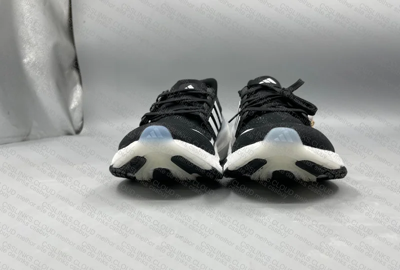 Ultraboost light 2023