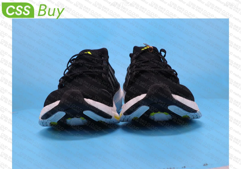 ULTRABOOST LIGHT 23 2