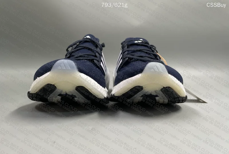 Ultraboost Light 23 8