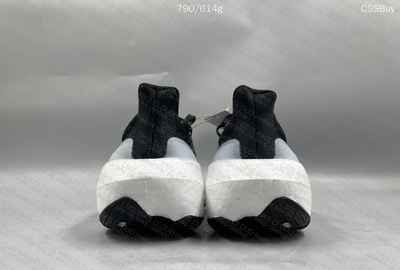 ULTRABOOST LIGHT 23 4