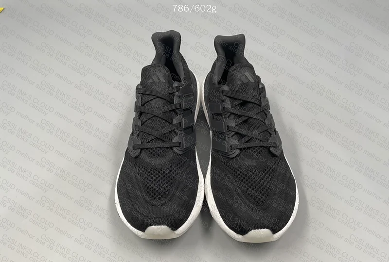 ULTRABOOST LIGHT | BLACK/WHITE 2