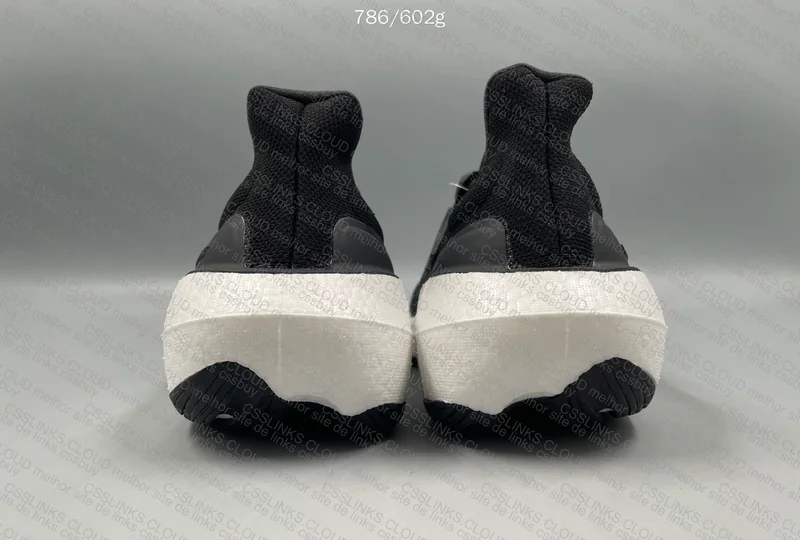 ULTRABOOST LIGHT | BLACK/WHITE 4