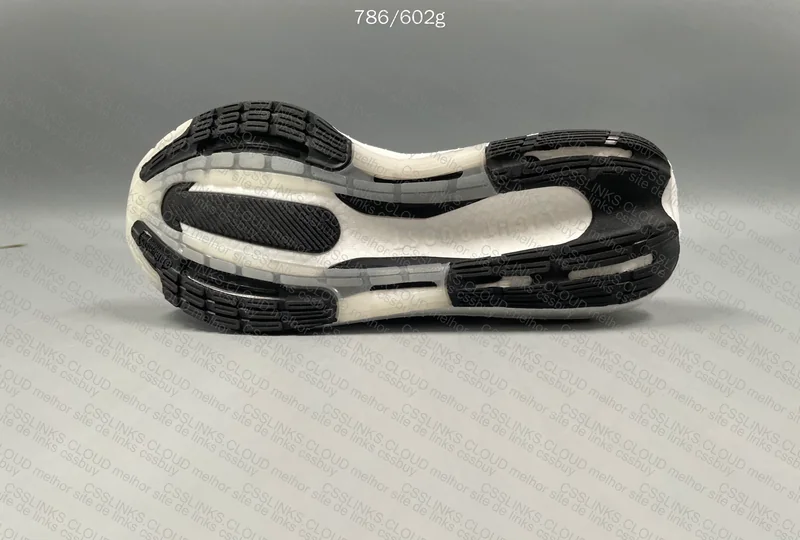ULTRABOOST LIGHT | BLACK/WHITE 7