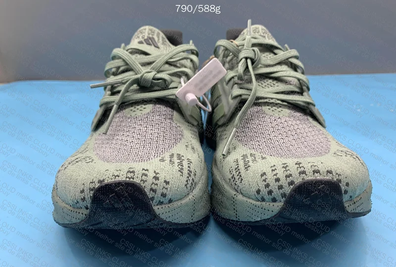 Ultraboost Military 9