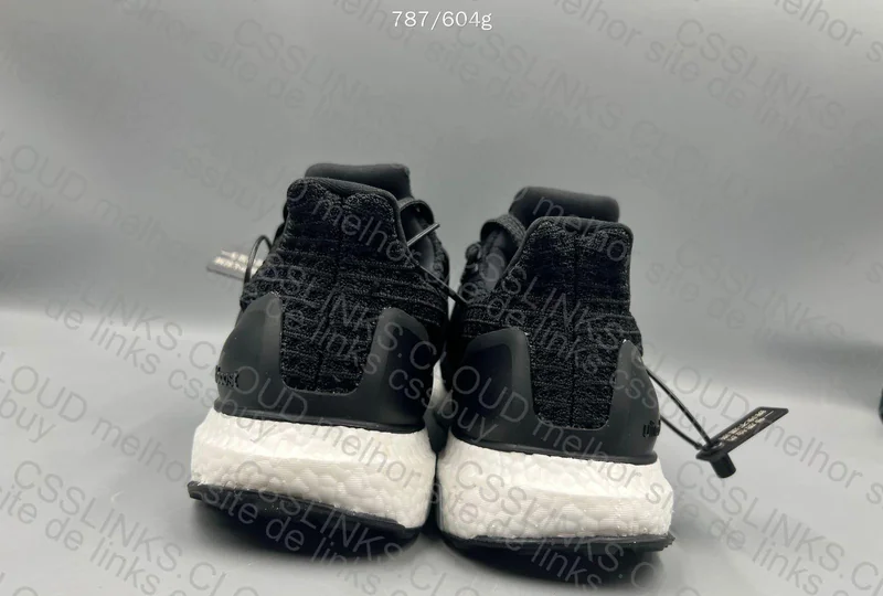 ULTRABOOST Black 2