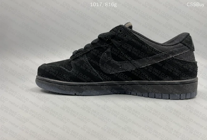 UNDEFEATED x NIKE DUNK LOW 5 ONIT 4