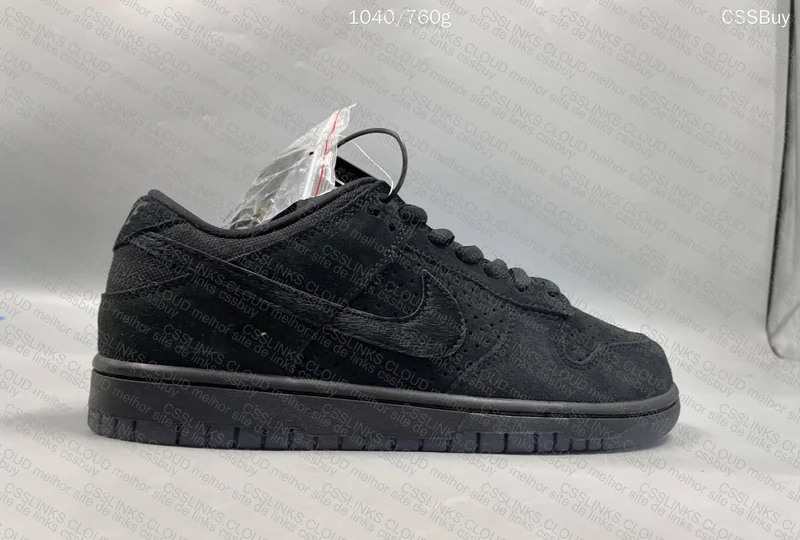 UNDEFEATED x NK SB Dunk Low 4