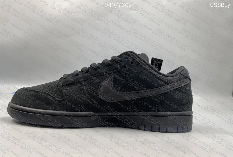 UNDEFEATED x NK SB Dunk Low 6