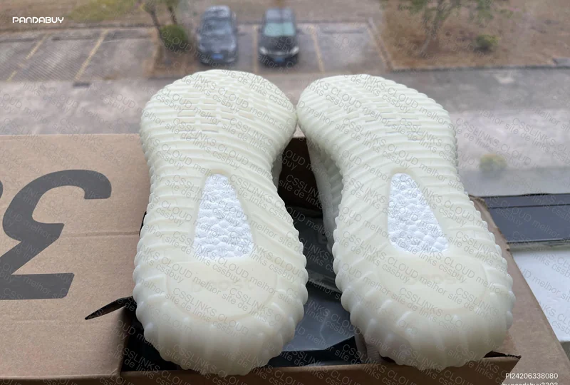 Update Natural Light Yeezy 350 Bone 3