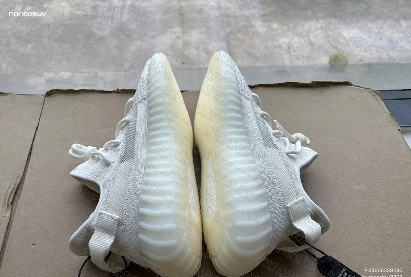 Update Natural Light Yeezy 350 Bone 4