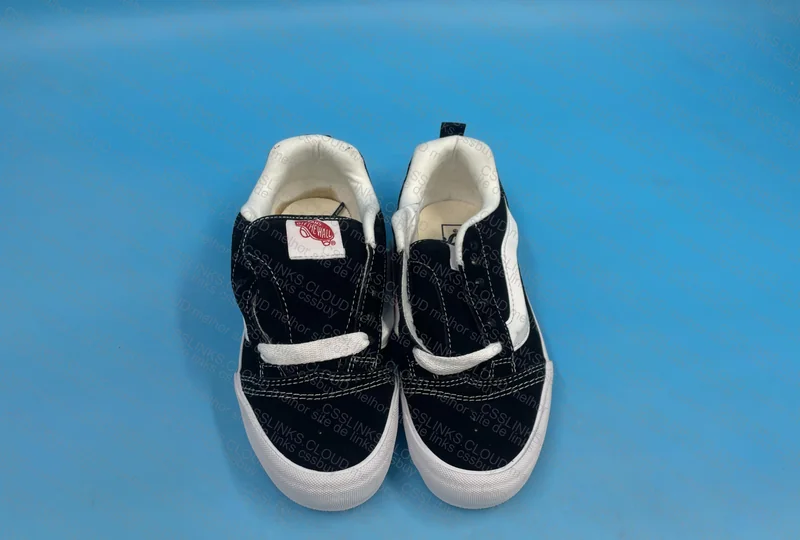 Vans Knu Skool; (achei zuado)