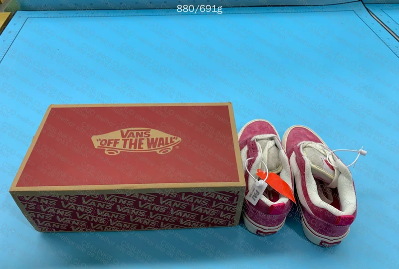 Vans Knu Skool Magenta and White 3