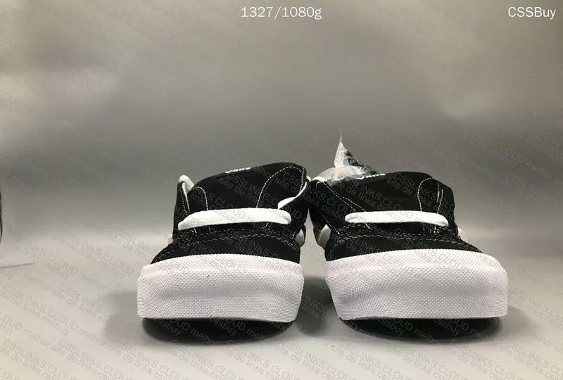 VANS POU TEI TOU 4