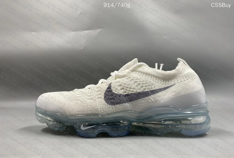 Vapor Max White 4