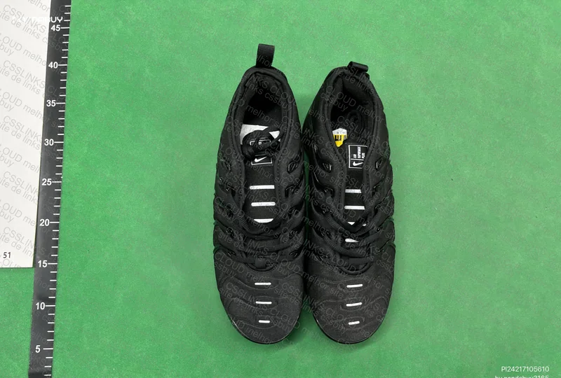 VAPORMAX PLUS 4