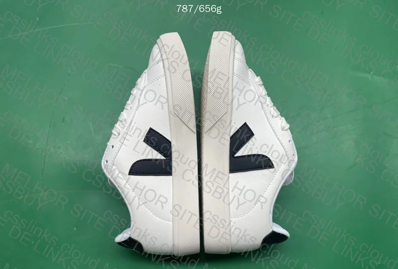 Veja Women's 4