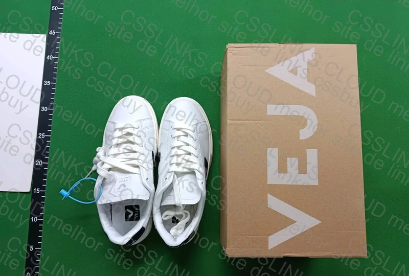 Veja Black and White