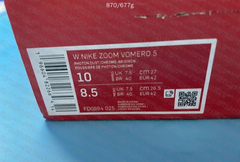 Vomero 5 Photon Dust Metallic Silver 3