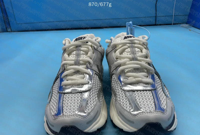 Vomero 5 Photon Dust Metallic Silver 6