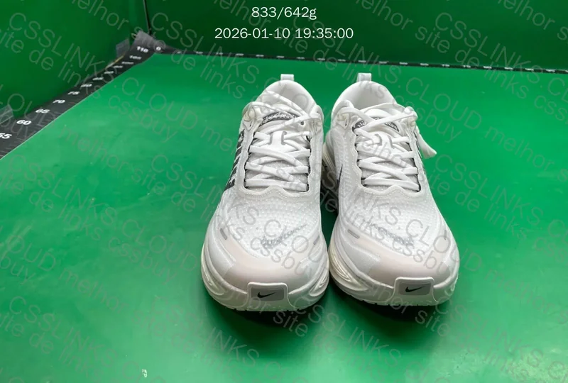Vomero Plus Run "Reverse Swoosh" 2