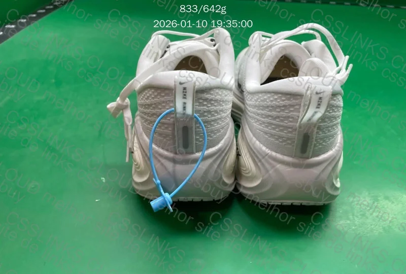 Vomero Plus Run "Reverse Swoosh" 5